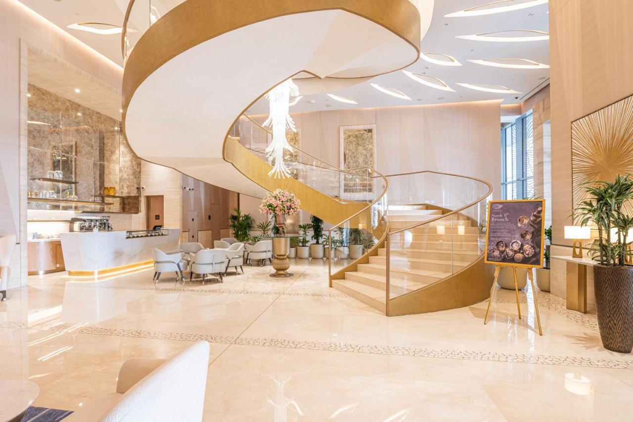 Ultra Luxury Palm Tower With Shared Hotel Facilities Dubai Exterior photo